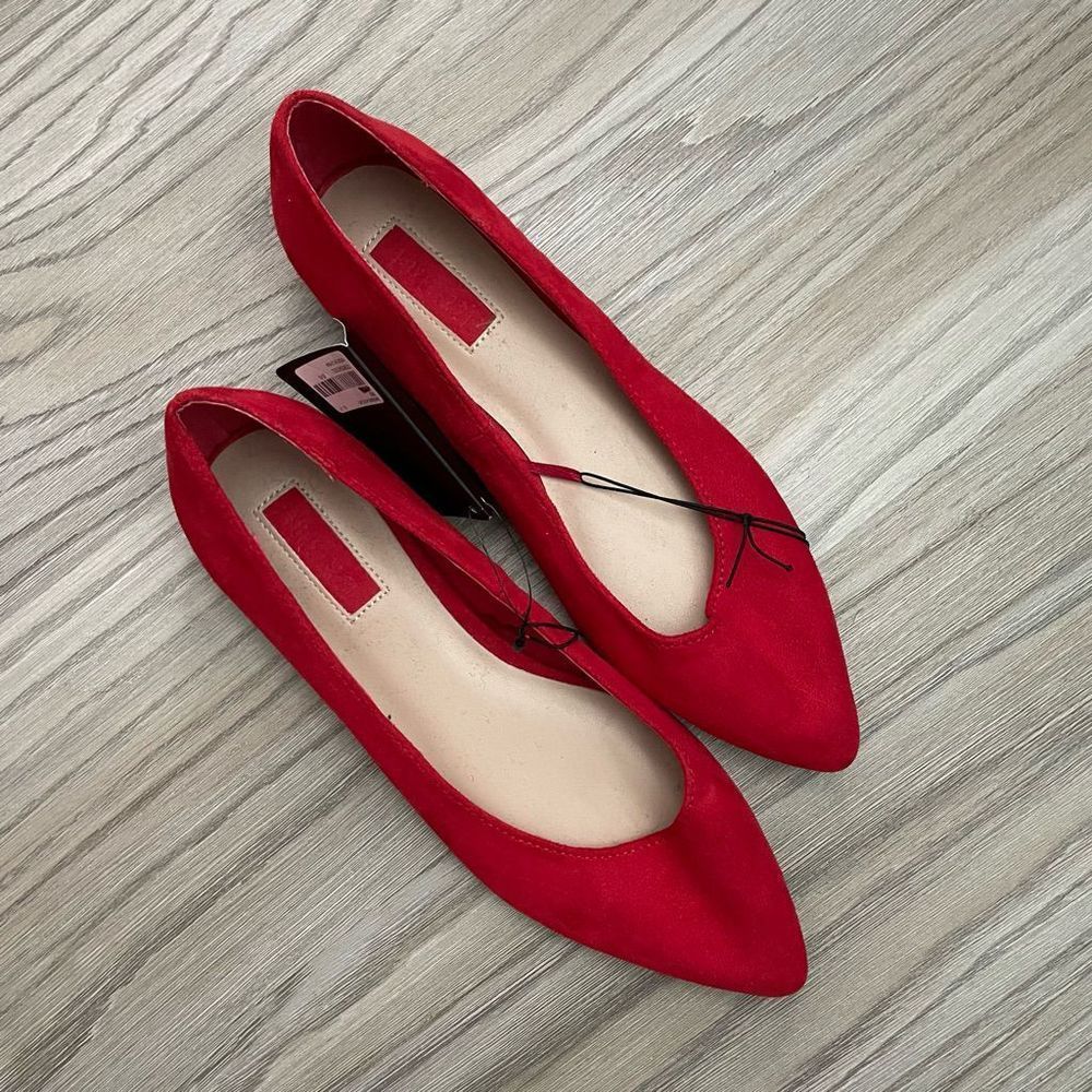 Forever 21 Red Flats SZ 5.5 NWT